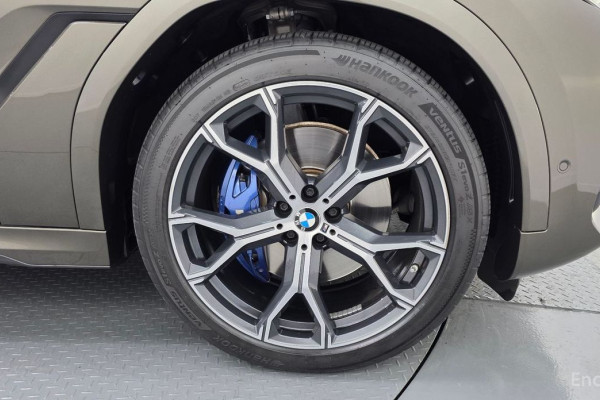 2022 BMW X6 с пробегом 57 940 км