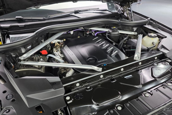 2022 BMW X6 с пробегом 57 940 км