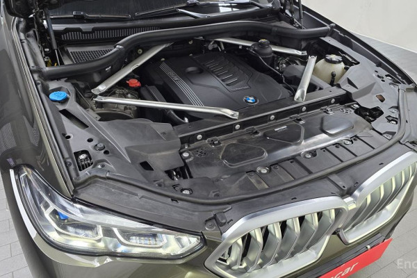 2022 BMW X6 с пробегом 28 124 км