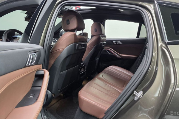 2022 BMW X6 с пробегом 57 940 км
