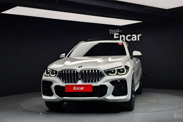 2022 BMW X6 с пробегом 38 412 км