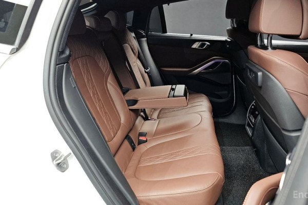 2022 BMW X6 с пробегом 38 412 км