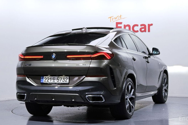 2022 BMW X6 с пробегом 67 323 км