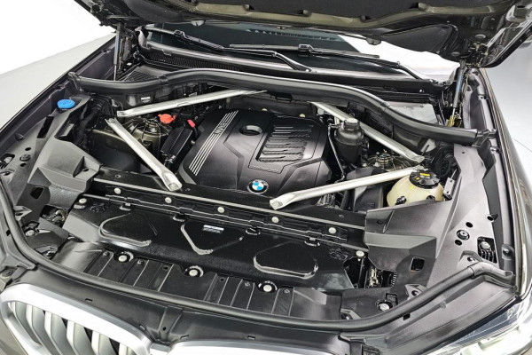 2022 BMW X6 с пробегом 67 323 км