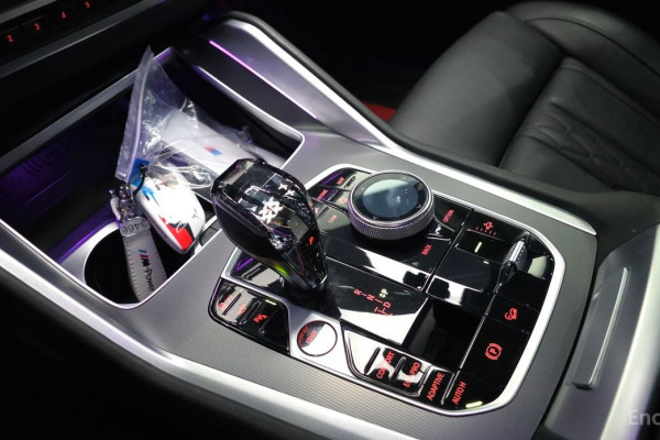 2022 BMW X6 с пробегом 24 443 км