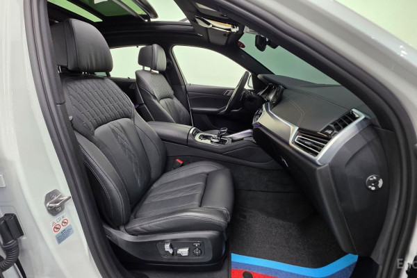 2022 BMW X6 с пробегом 24 443 км