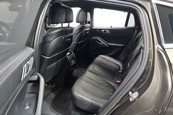 2022 BMW X6 с пробегом 67 323 км