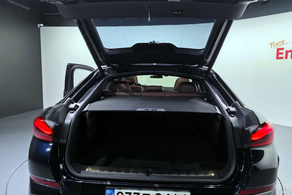 2022 BMW X6 с пробегом 47 483 км