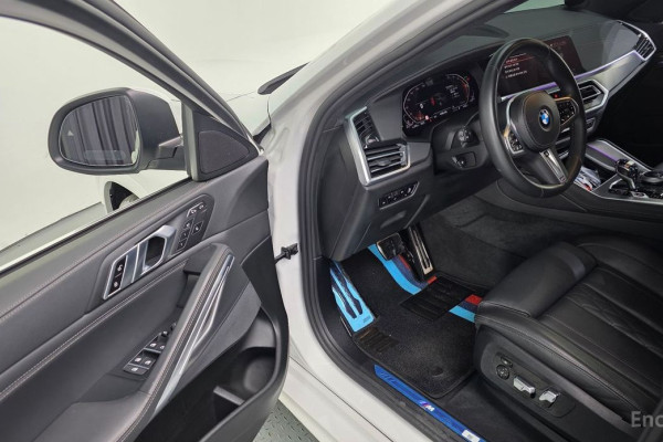 2022 BMW X6 с пробегом 24 443 км