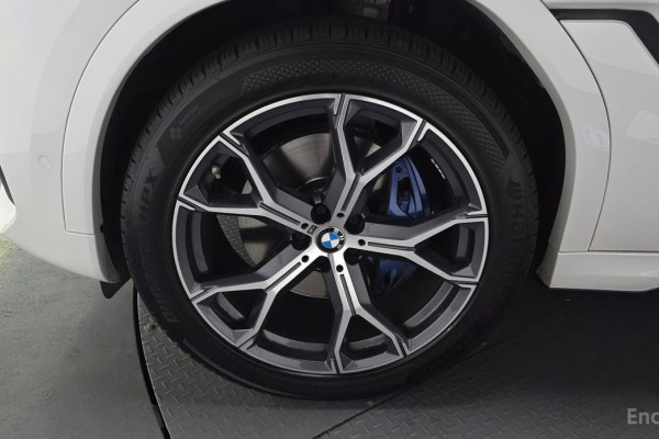 2022 BMW X6 с пробегом 93 708 км