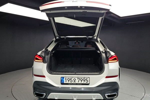 2022 BMW X6 с пробегом 38 412 км