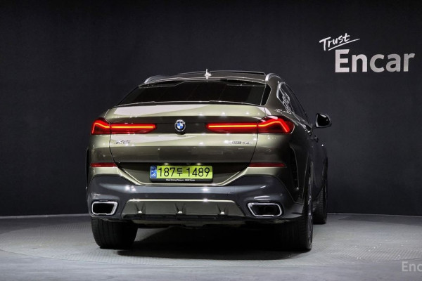 2022 BMW X6 с пробегом 67 701 км