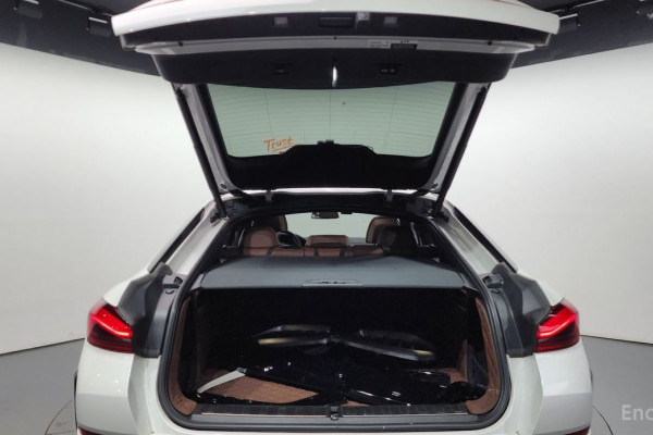 2022 BMW X6 с пробегом 39 119 км