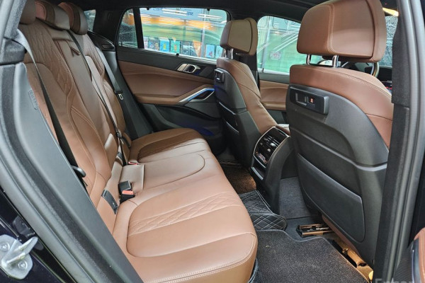 2022 BMW X6 с пробегом 42 000 км