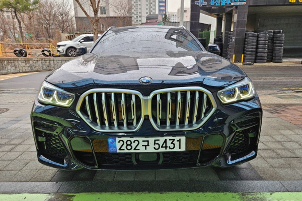 2022 BMW X6 с пробегом 42 000 км