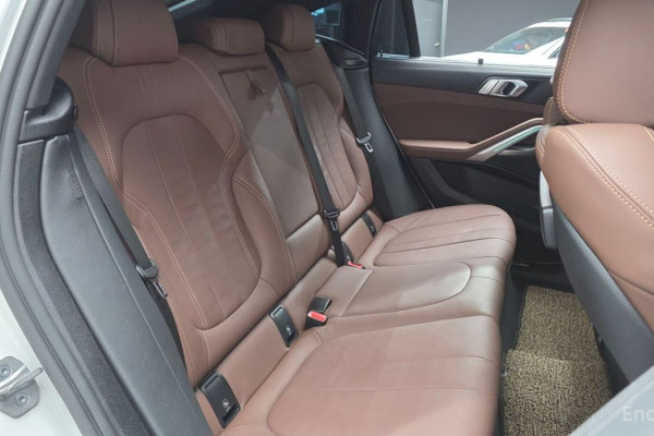 2022 BMW X6 с пробегом 51 993 км