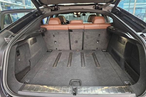 2022 BMW X6 с пробегом 42 000 км