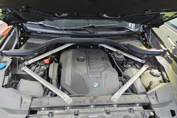 2022 BMW X6 с пробегом 42 000 км