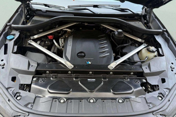 2022 BMW X6 с пробегом 83 502 км