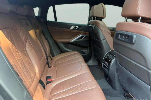 2022 BMW X6 с пробегом 83 502 км