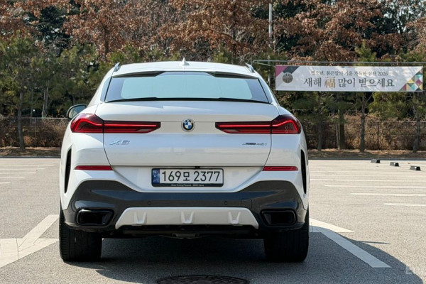 2022 BMW X6 с пробегом 64 414 км