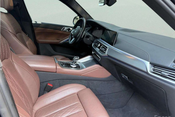 2022 BMW X6 с пробегом 83 502 км
