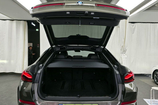 2022 BMW X6 с пробегом 67 701 км