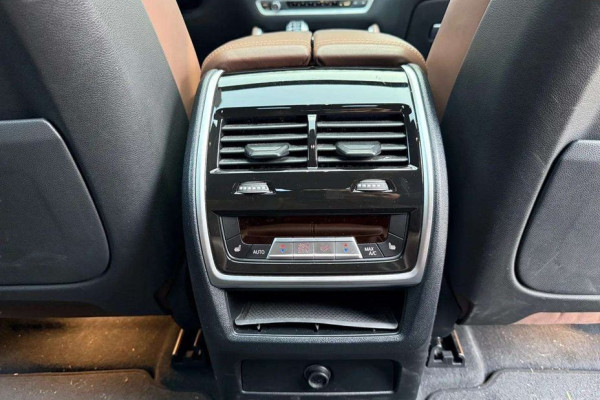 2022 BMW X6 с пробегом 83 502 км