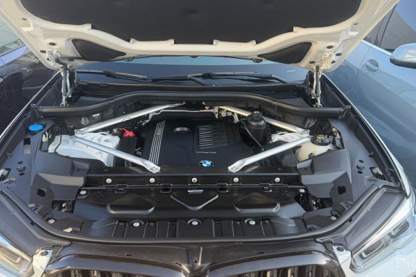 2022 BMW X6 с пробегом 64 414 км