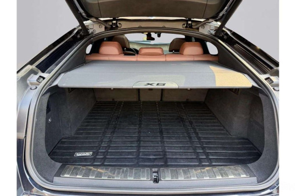 2022 BMW X6 с пробегом 83 502 км