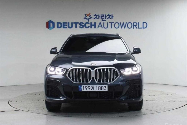 2022 BMW X6 с пробегом 12 114 км
