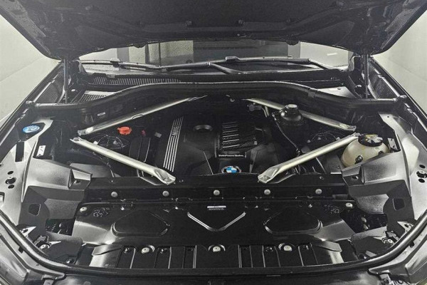 2022 BMW X6 с пробегом 12 114 км