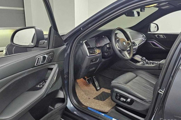 2022 BMW X6 с пробегом 12 114 км