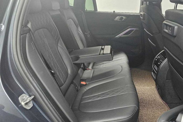 2022 BMW X6 с пробегом 12 114 км