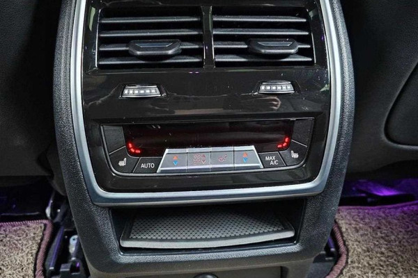 2022 BMW X6 с пробегом 12 114 км