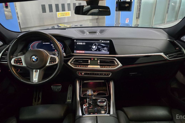 2022 BMW X6 с пробегом 65 698 км