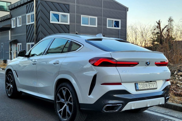 2022 BMW X6 с пробегом 29 100 км