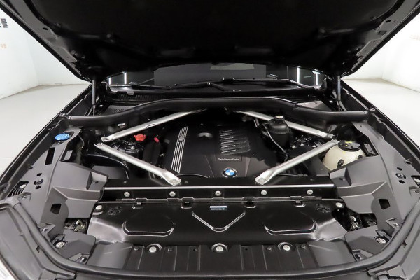 2022 BMW X6 с пробегом 42 201 км