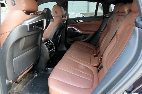 2022 BMW X6 с пробегом 124 315 км