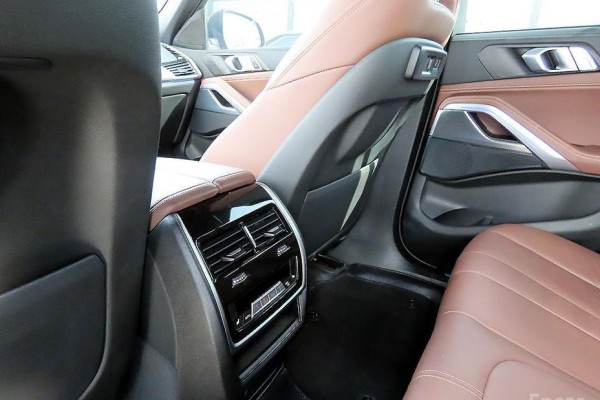 2022 BMW X6 с пробегом 124 315 км