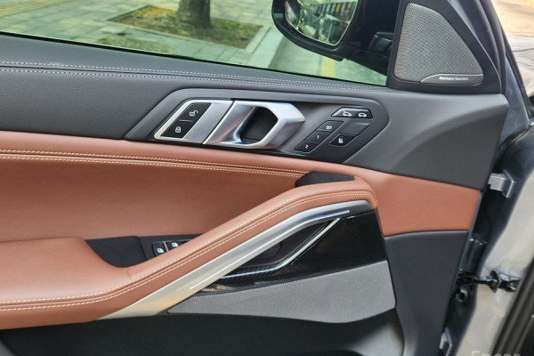 2025 BMW X6 с пробегом 4 000 км