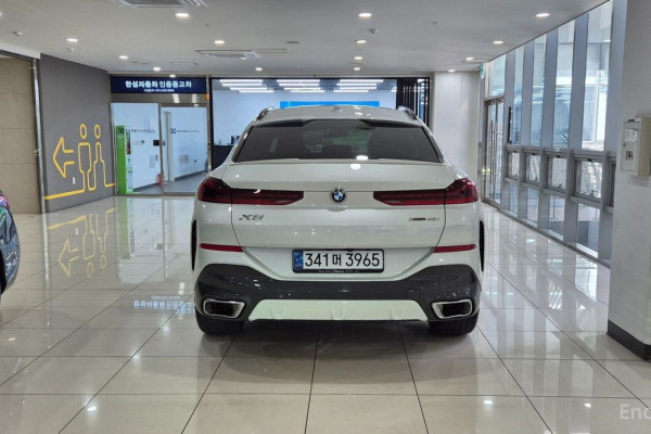 2025 BMW X6 с пробегом 9 700 км