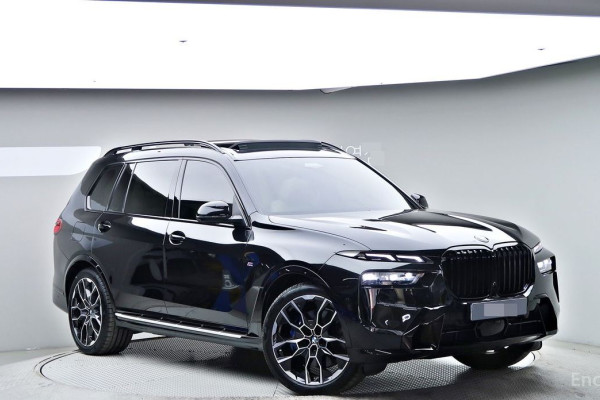 2025 BMW X7 с пробегом 6 781 км