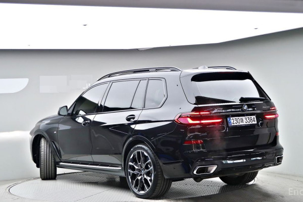 2025 BMW X7 с пробегом 6 781 км