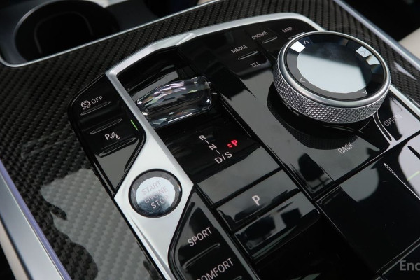 2025 BMW X7 с пробегом 6 781 км