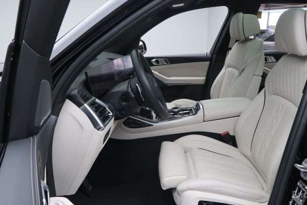 2025 BMW X7 с пробегом 6 781 км