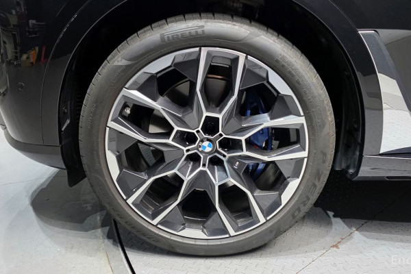 2025 BMW X7 с пробегом 13 184 км