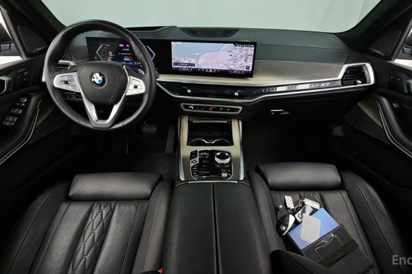 2025 BMW X7 с пробегом 9 697 км