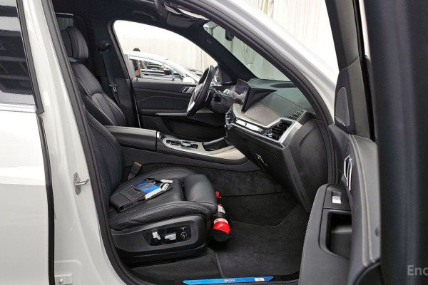 2025 BMW X7 с пробегом 9 697 км