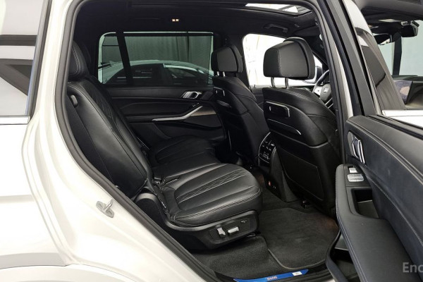 2025 BMW X7 с пробегом 9 697 км